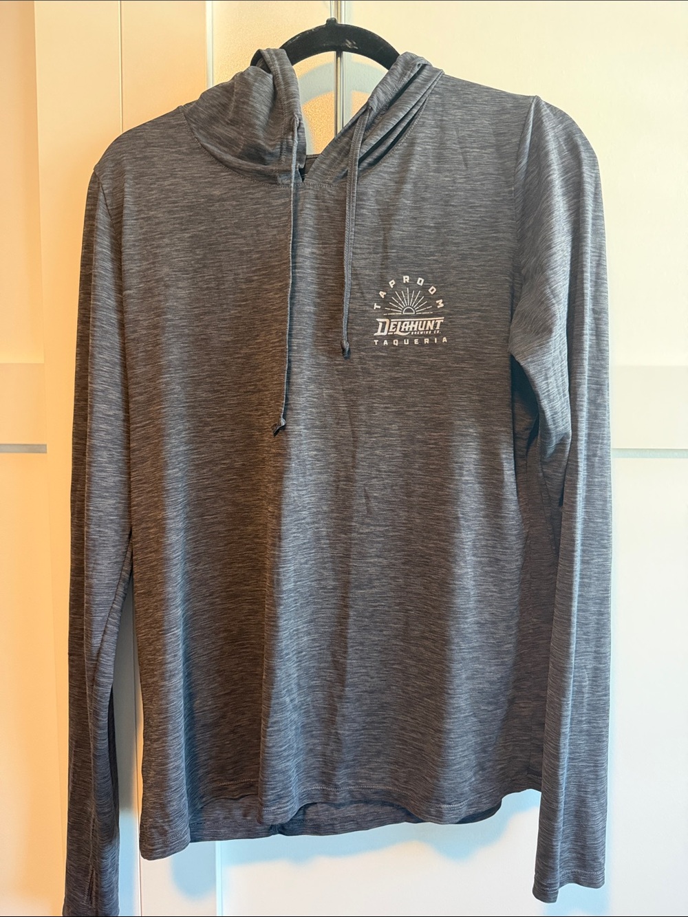 Delahunt Taqueria Women's Gray Hooded Pullover